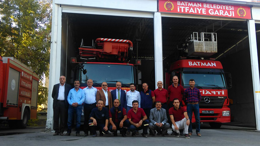 BATMAN İL YÖNETİMİMİZDEN YARALANAN İTFAİYECİLERE ZİYARET